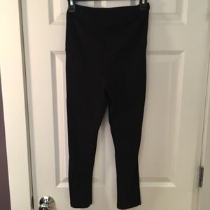 Capri black maternity leggings